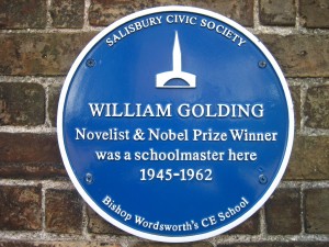 Salisbury, emléktábla a vidéki angol iskolán, ahol Golding tanított