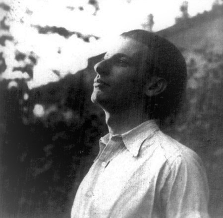1909. május 5-én – 115 éve! – született RADNÓTI MIKLÓS (született: Glatter; egyéb névváltozatai: Radnói, Radnóczi) költő, műfordító